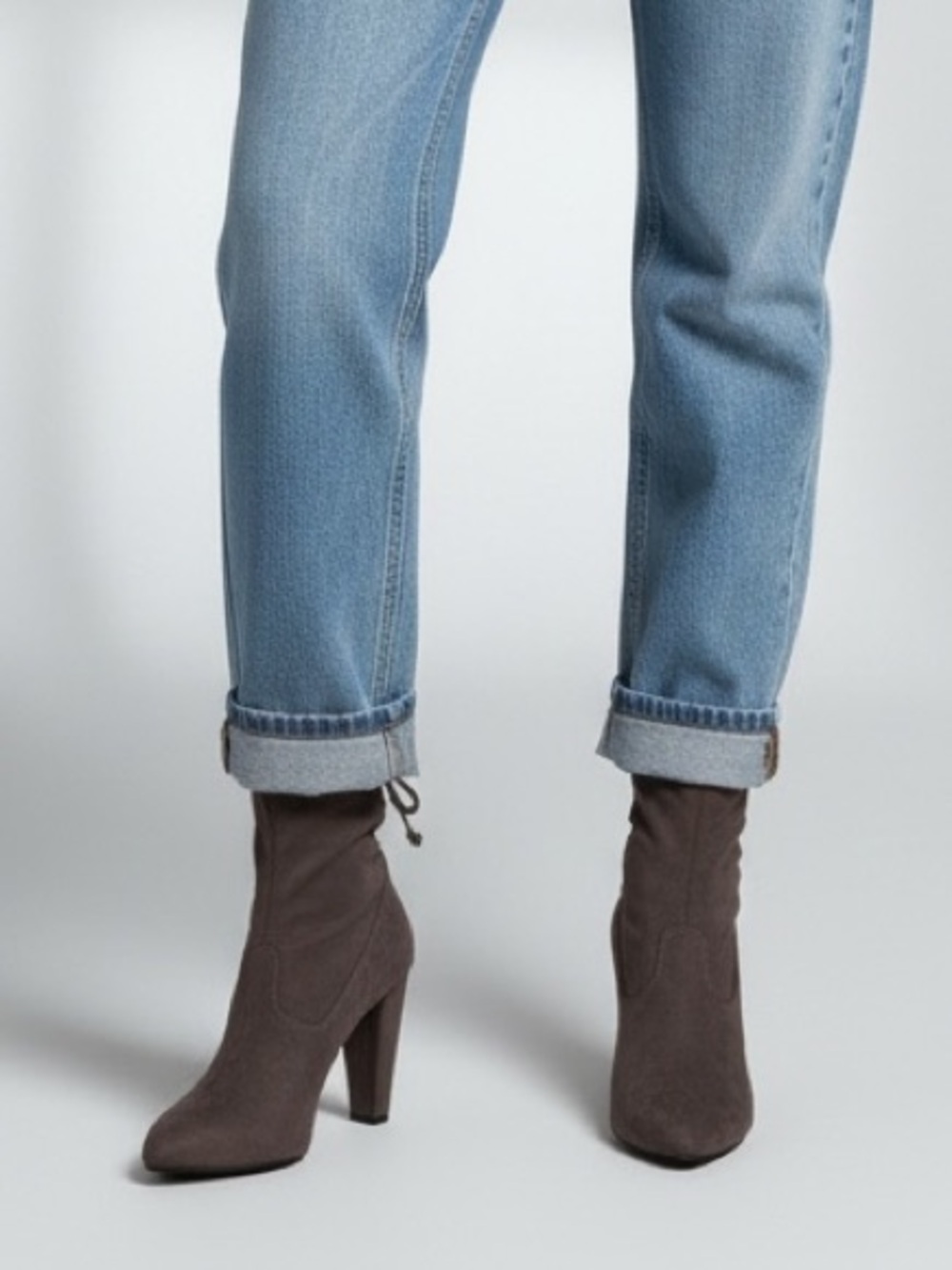 CHARLOTTE RUSSE taupe faux suede tie back ankle-boot size 8 like new